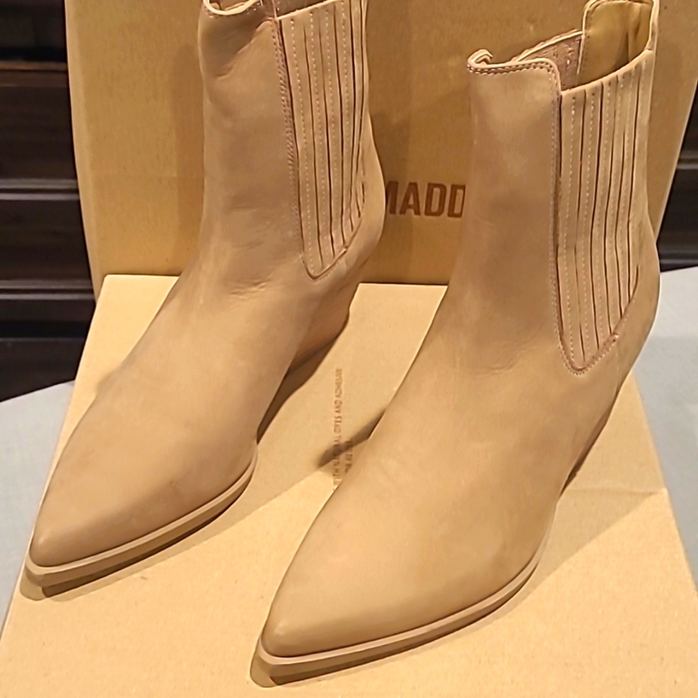 Steve madden ankle Boots size 8